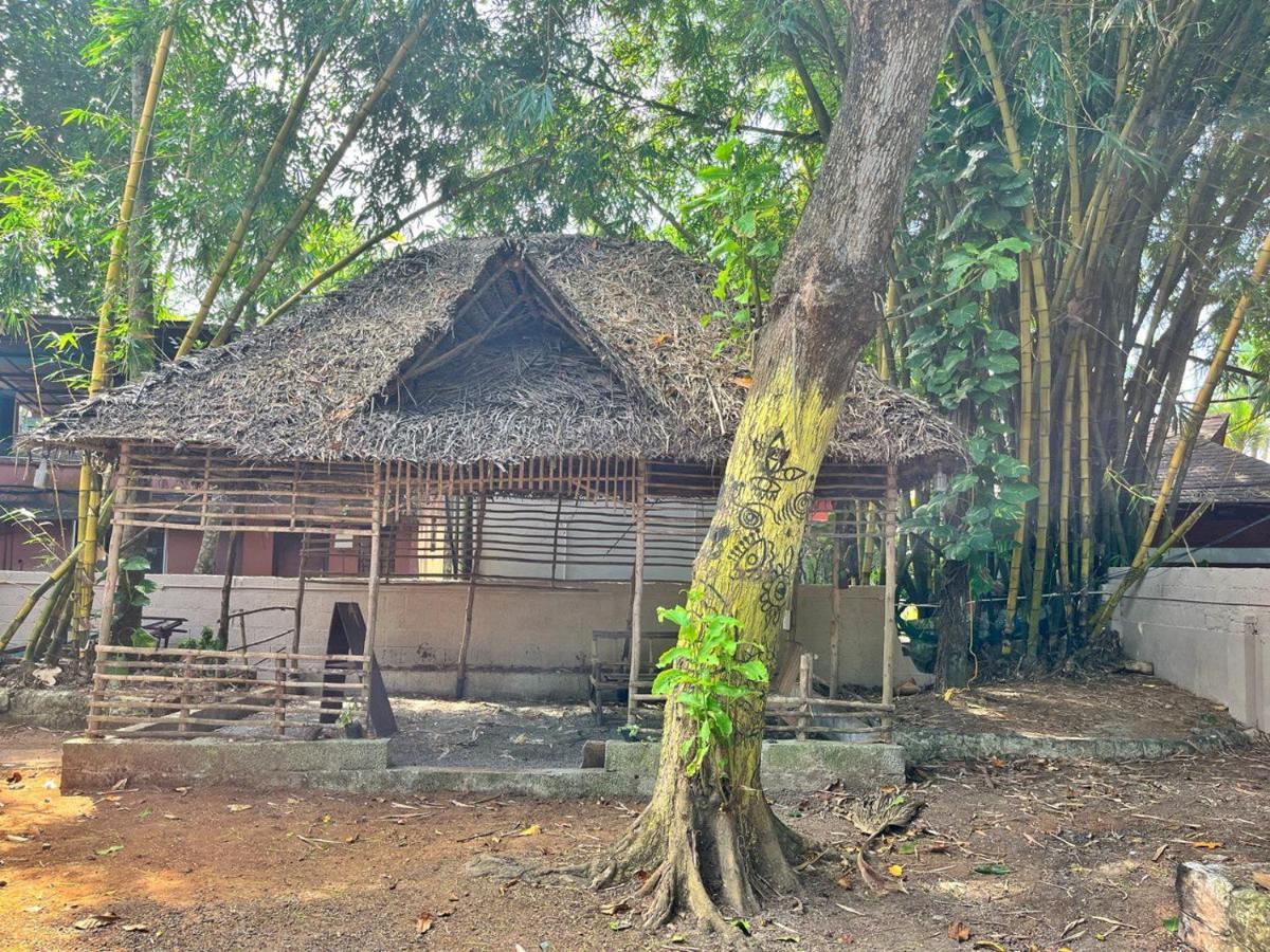 Bava Beach Resort & Retreat Center Варкала Экстерьер фото