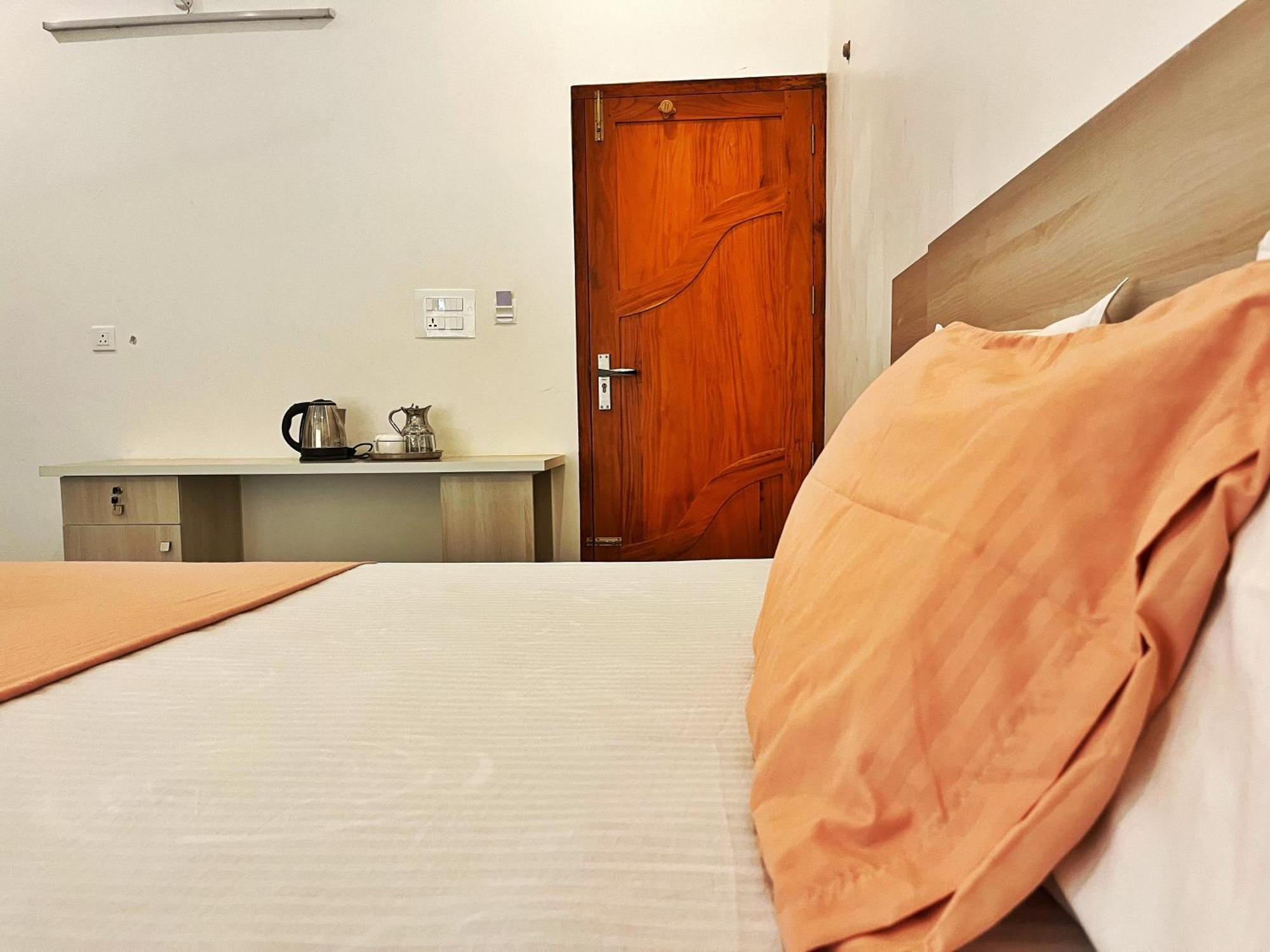 Bava Beach Resort & Retreat Center Варкала Экстерьер фото