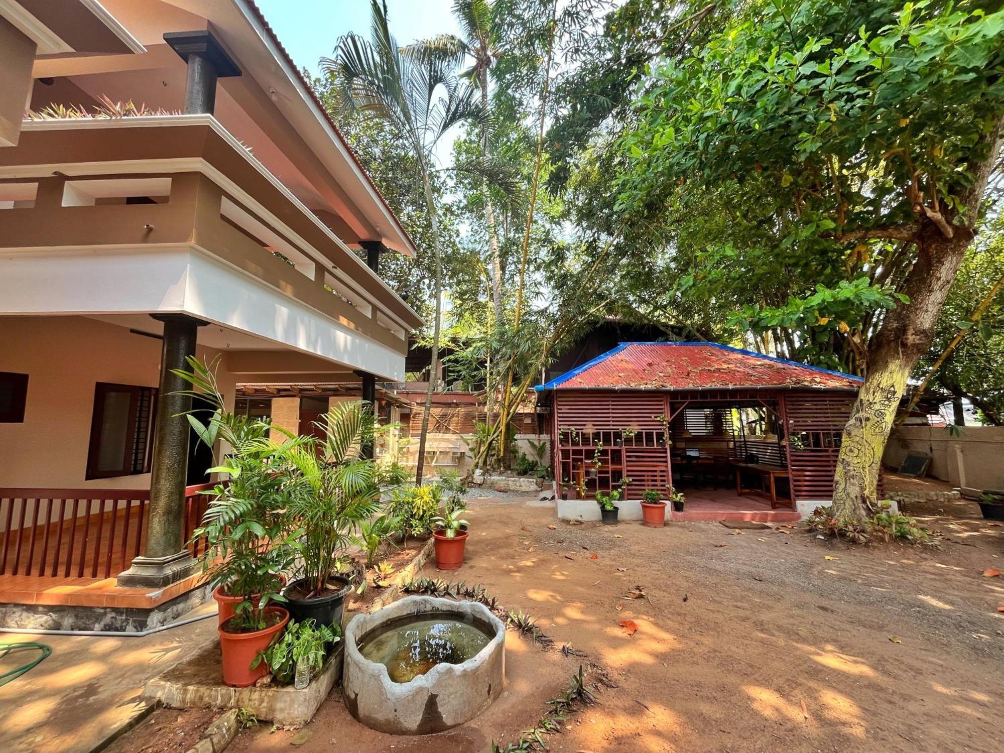 Bava Beach Resort & Retreat Center Варкала Экстерьер фото